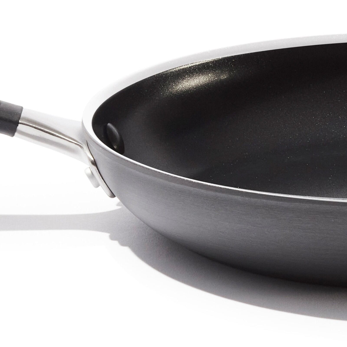 non-stick-pro-every-day-3-piece-frying-pan-set-b1 cc010474-001-oxo-non-stick-everyday-8-10-12-3-piece-open-frypan-set_pdp_07.jpg
