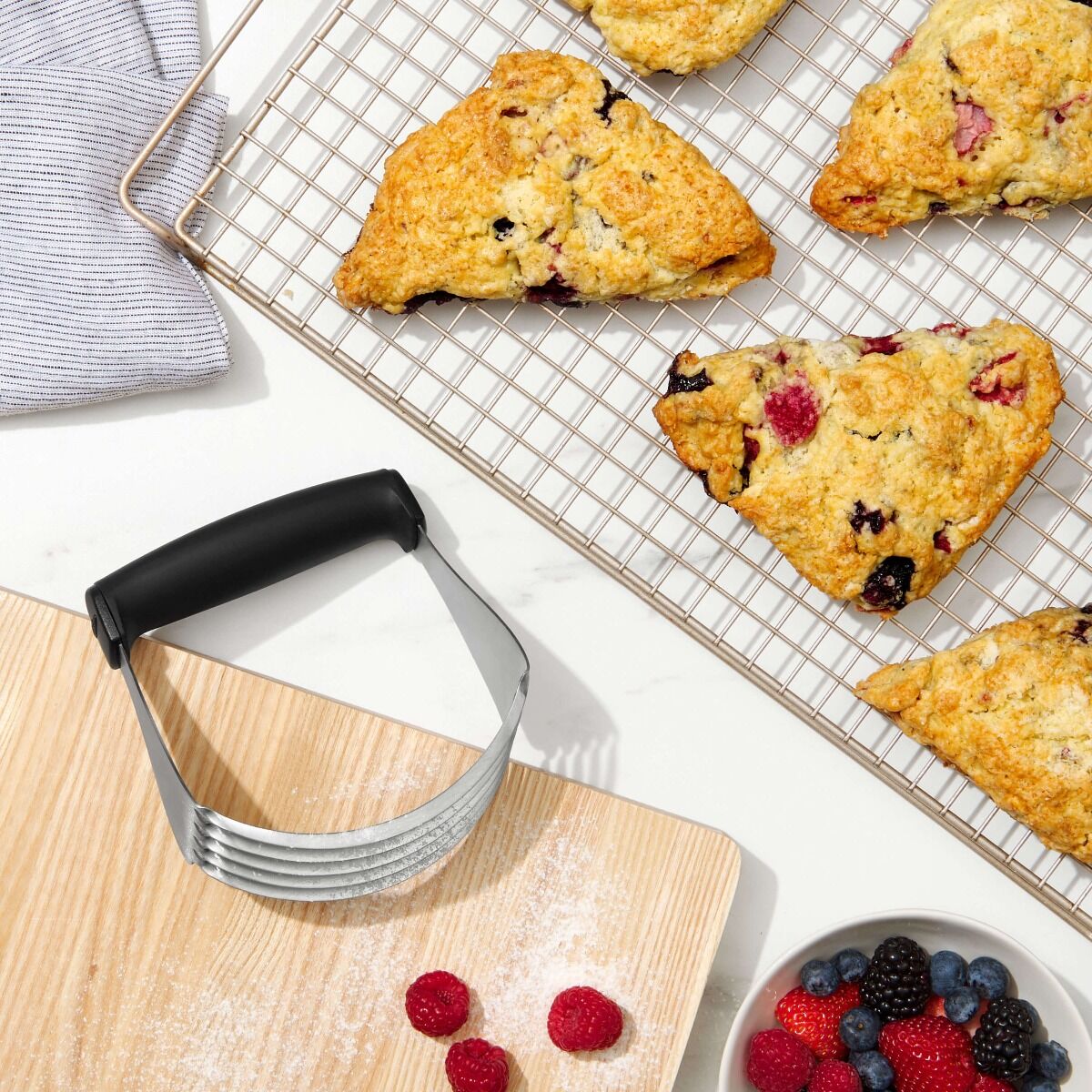 dough-blender-with-blades-v2 gg_1124200_9c_1_.jpg