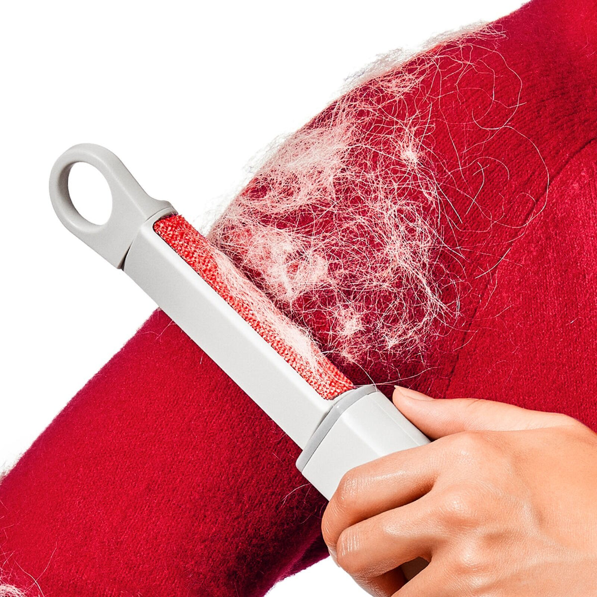 reusable-lint-roller-y9 gg_12331200_otglintbrush_pdp_02_1_.jpg