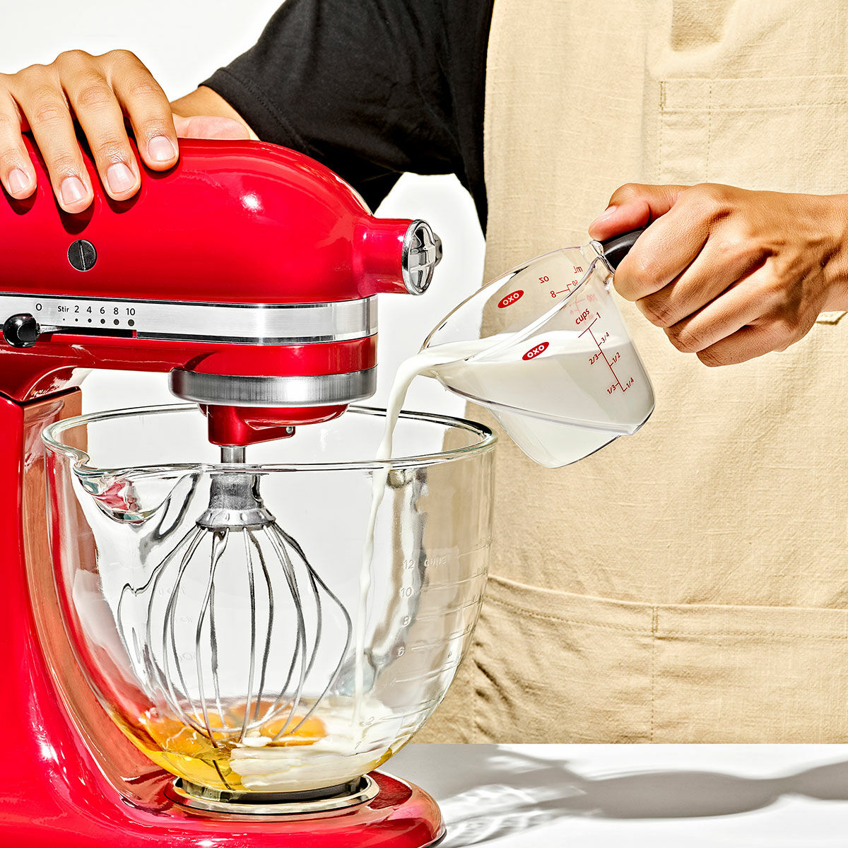 1-cup-angled-measuring-cup-e6 gg_70881v6_1cupangledmeasuringcup_02.jpg