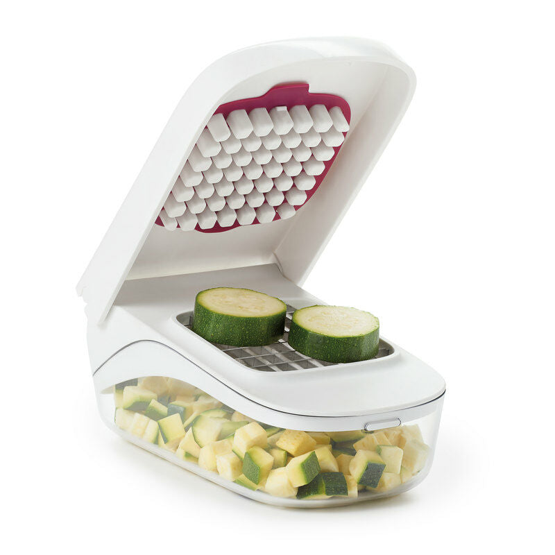 vegetable-chopper-with-easy-pour-opening-e7 onion_5.jpg