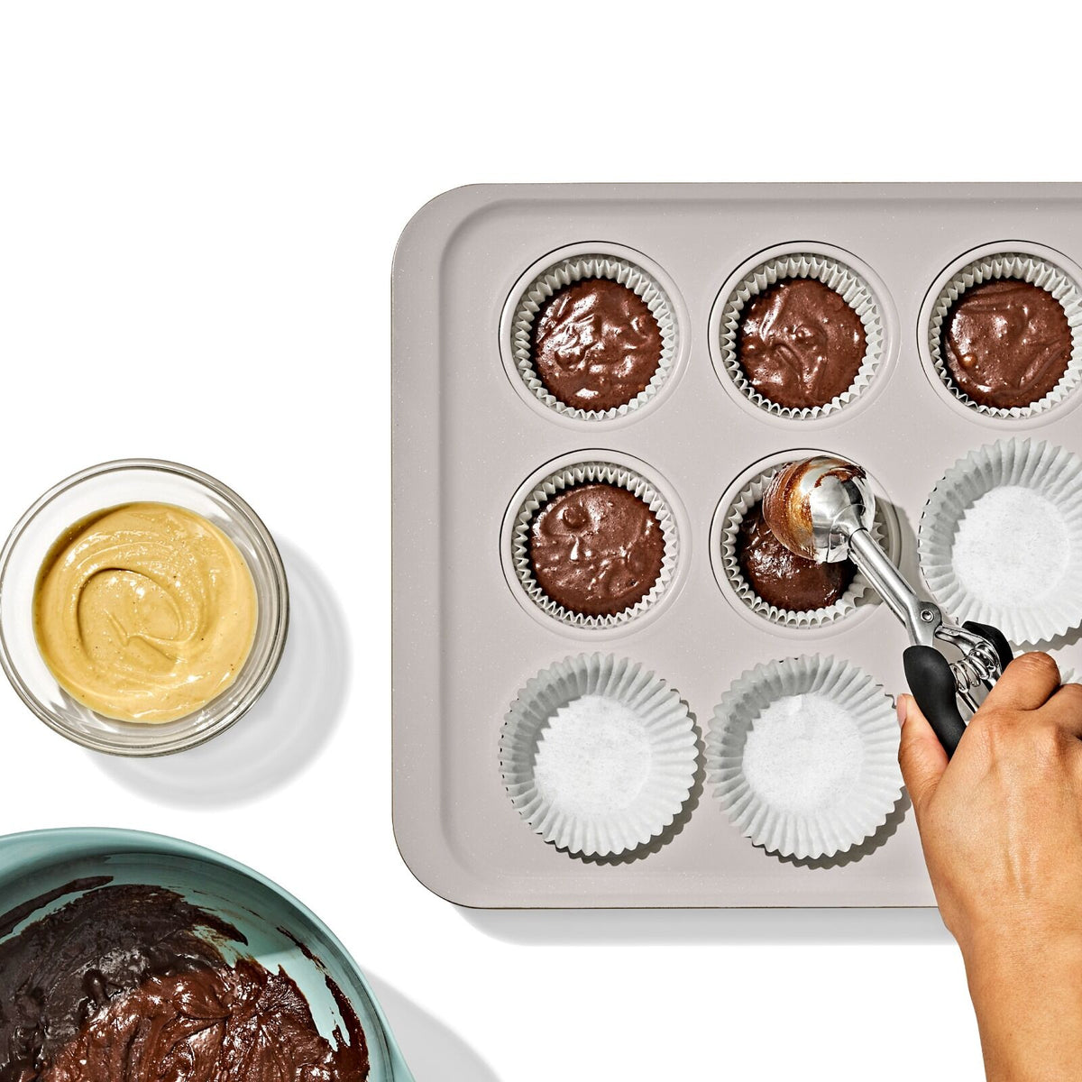 non-stick-pro-ceramic-coated-metal-bakeware-12-cup-muffin-pan-storm-blue-z9 oxo_12-cup-muffin-pan_pdp_03.jpg