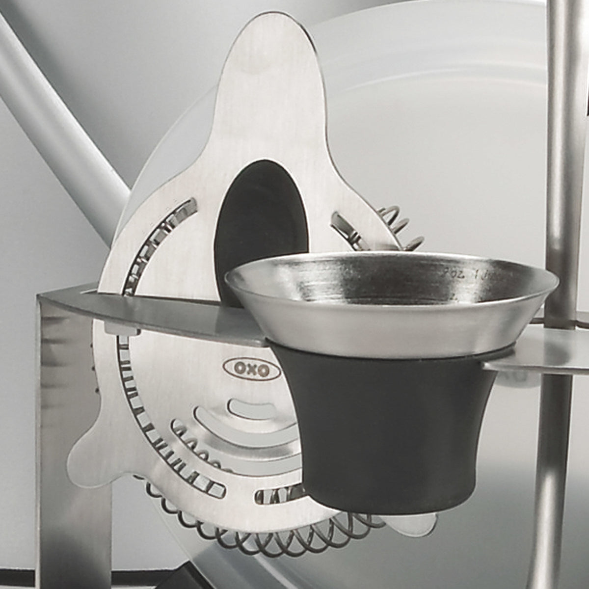 steel-cocktail-strainer-u6 1058016_5_steel_cocktail_strainer.jpg