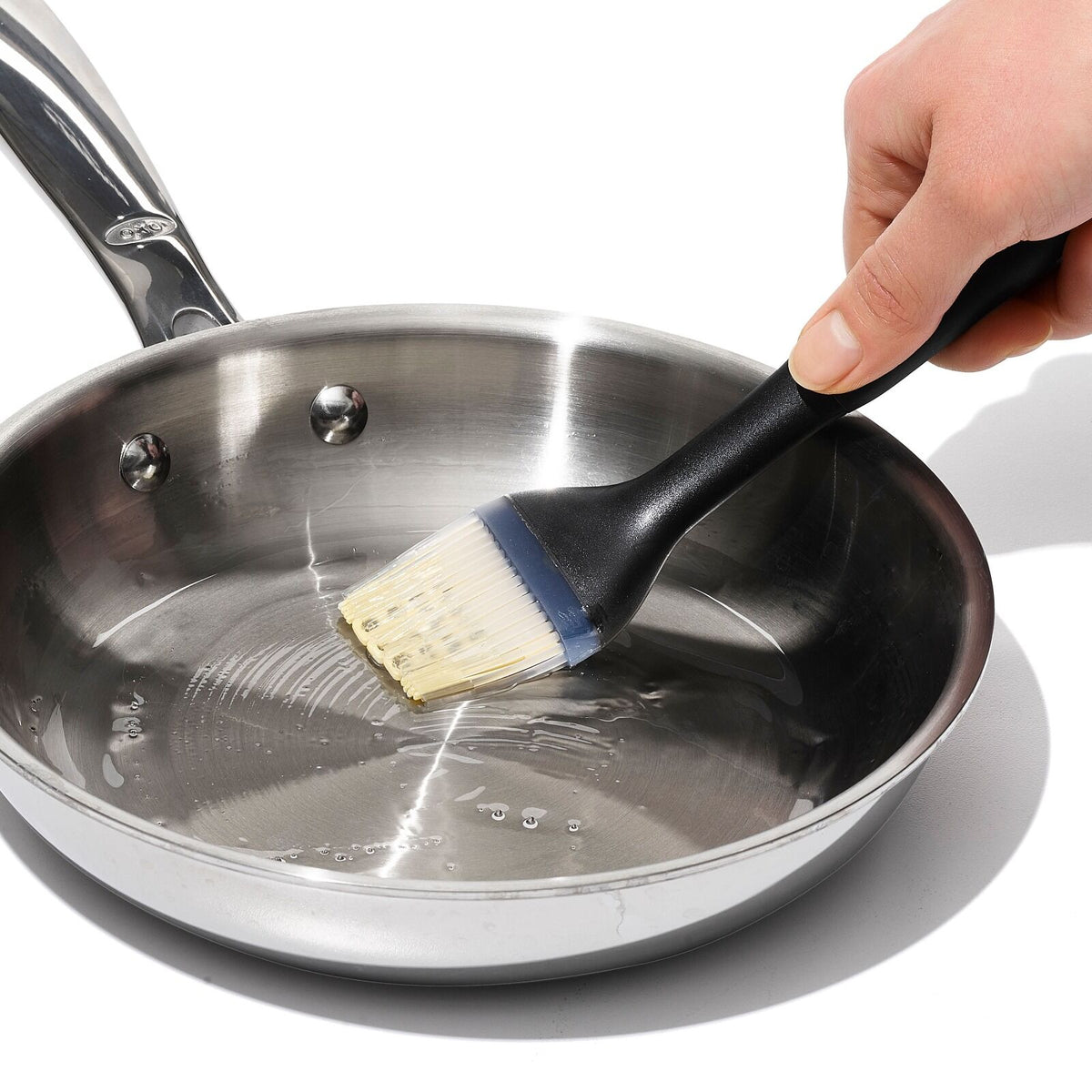 oxo-good-grips-silicone-pastry-brush-x2 1071062v1_detailed_product_view_2.jpeg