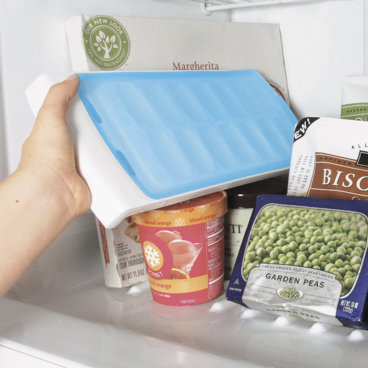 no-spill-ice-cube-tray-u9 1132080_4_no-spill_ice_cube_tray.jpg