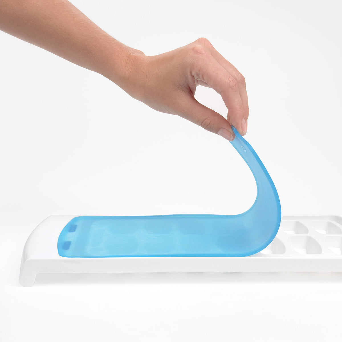 no-spill-ice-cube-tray-u9 1132080_5_no-spill_ice_cube_tray.jpg