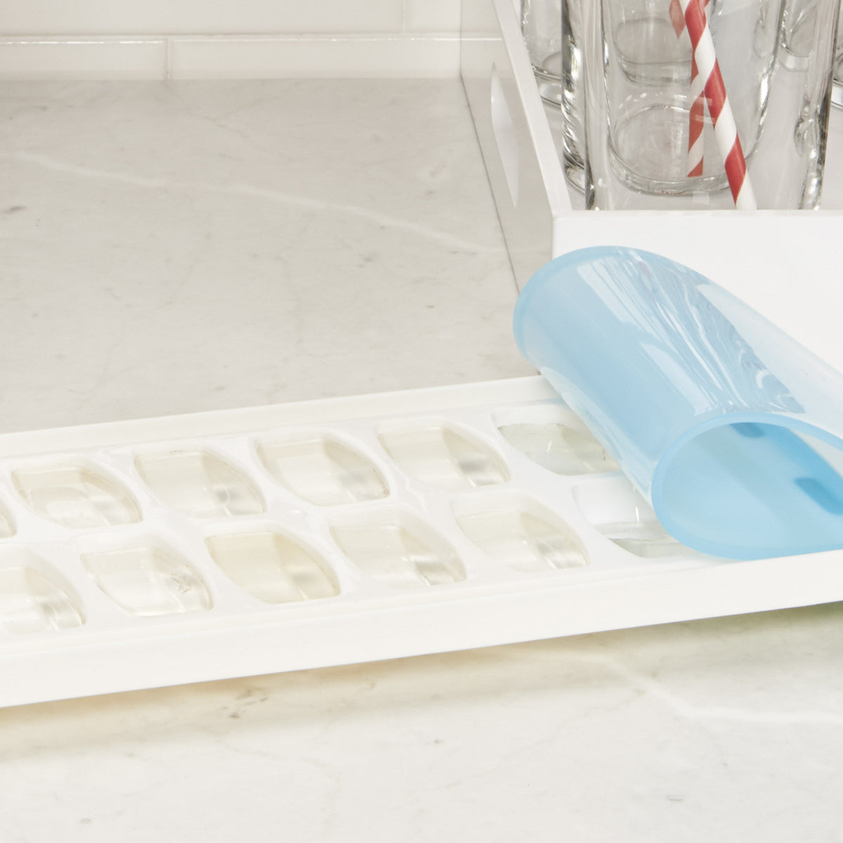 no-spill-ice-cube-tray-u9 1132080_9_no-spill_ice_cube_tray.jpg
