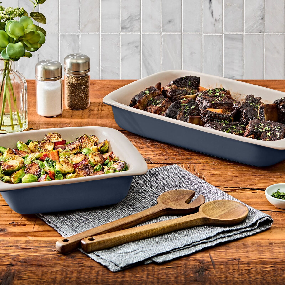 2-qt-square-stoneware-baking-dish-w2 11428700_30.jpg