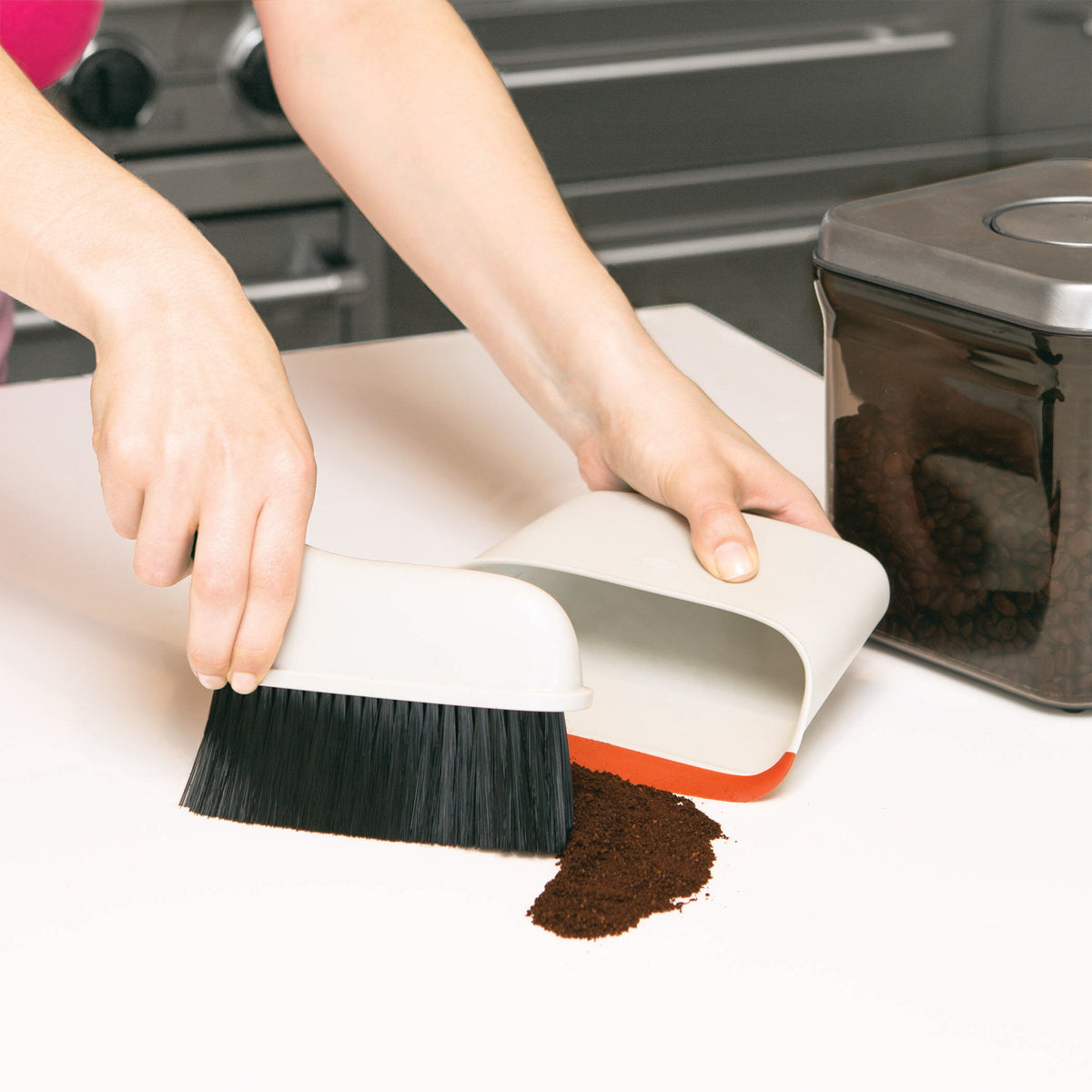 compact-dustpan-and-brush-set-x2 1334280_8_compact_dustpan_brush_set.jpg