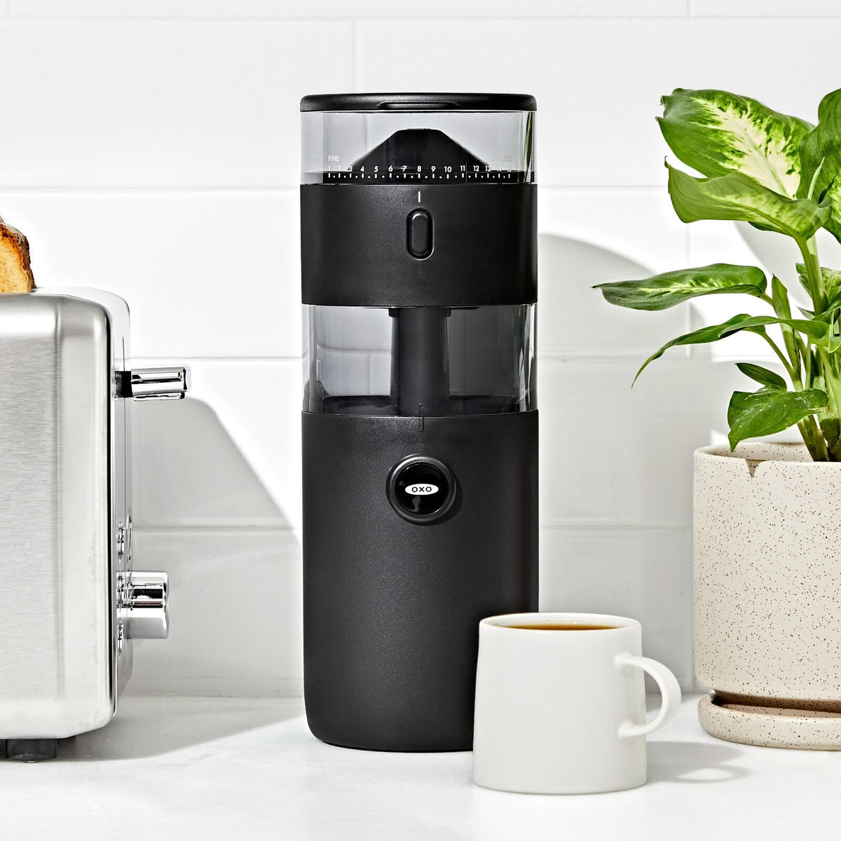 compact-conical-burr-coffee-grinder-m3 brew_8720800_compactgrinder_pdp_07.jpg
