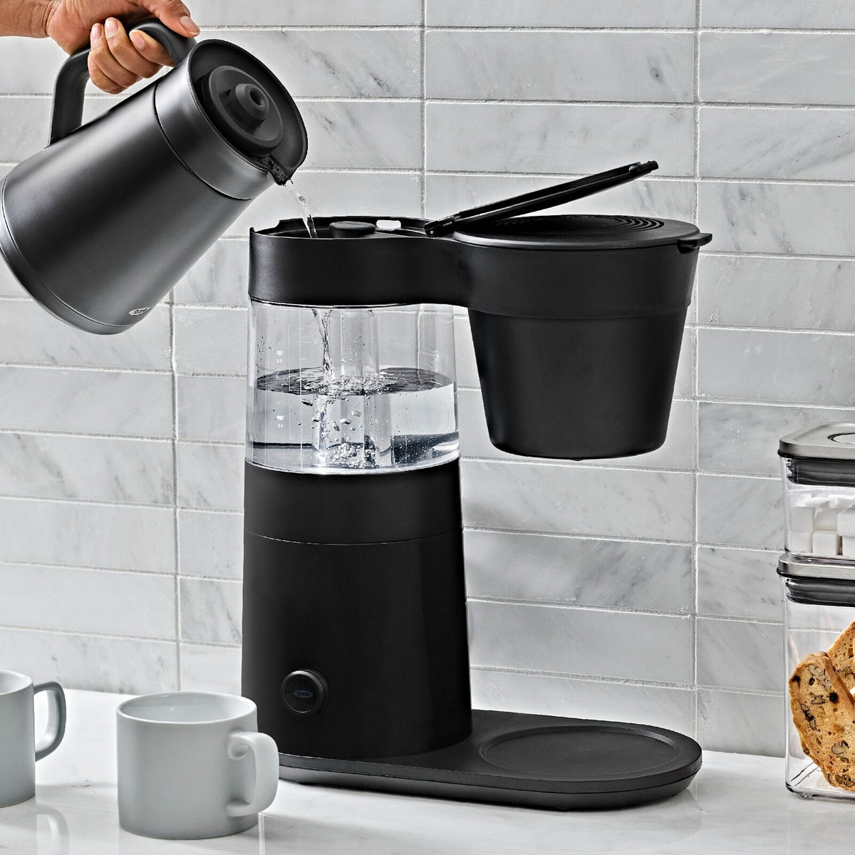 9-cup-coffee-maker-matte-black-h7 brew_8725000_9-cup-coffee-maker-black_pdp_04.jpeg