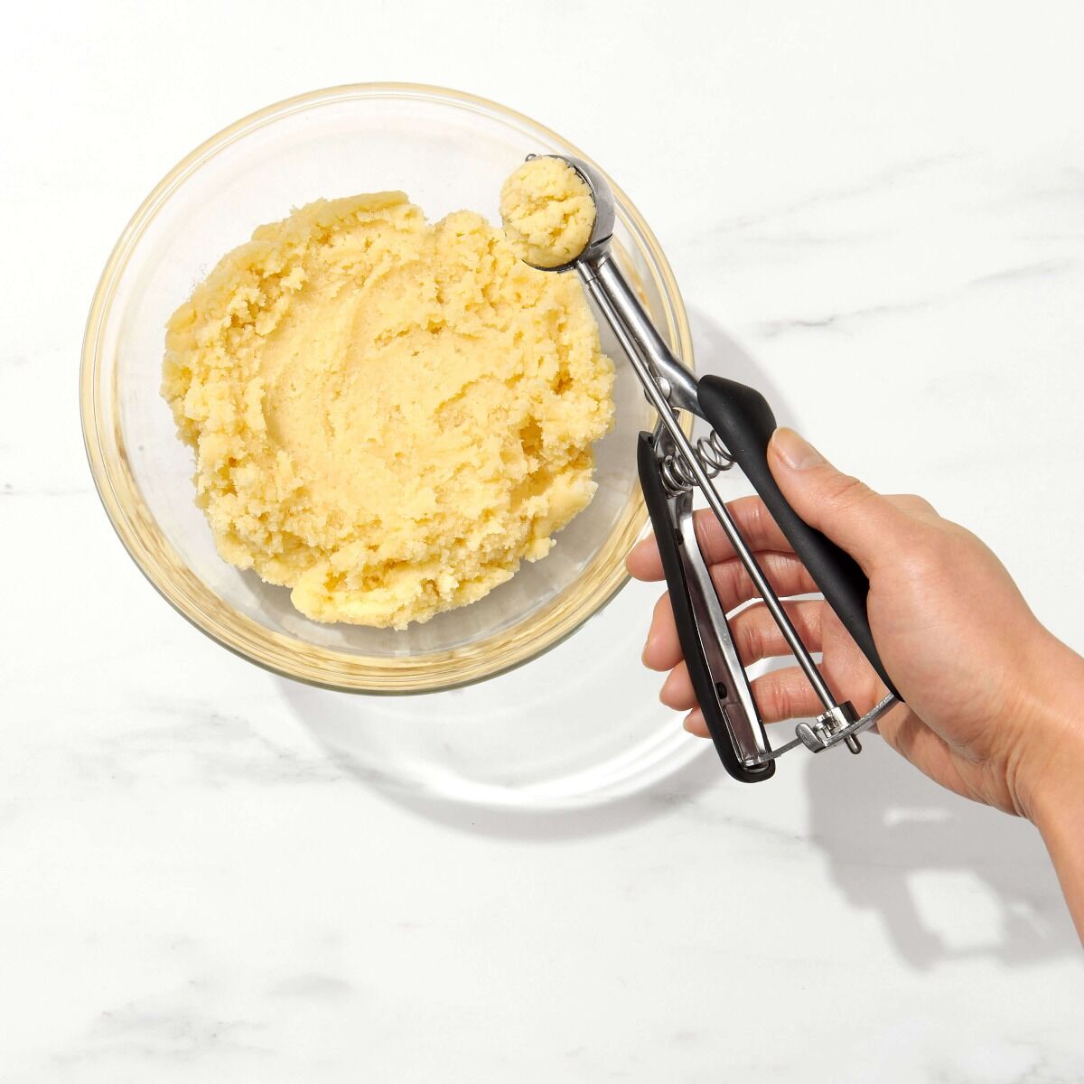 small-cookie-scoop-l9 gg_1044083_4_1_.jpg