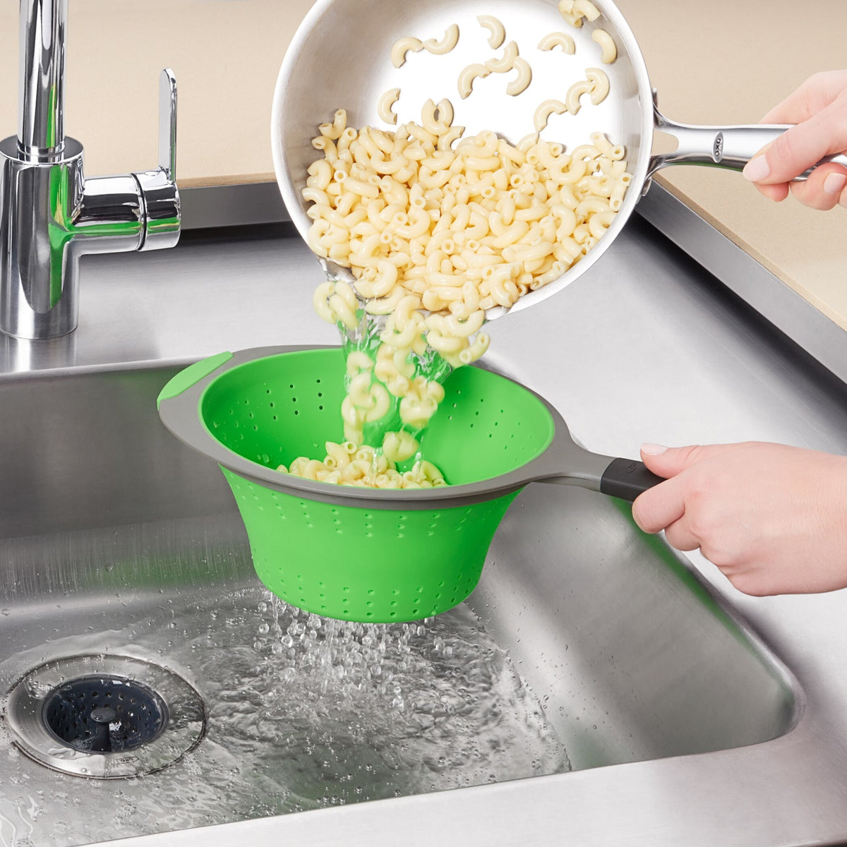 silicone-collapsible-strainer-2-0-qt-h2 gg_11208300_4.jpg
