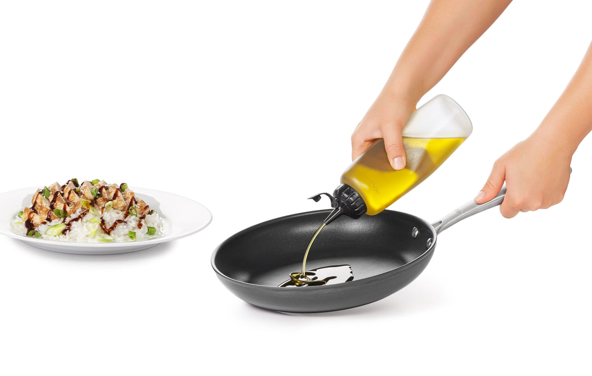 oxo-chef-s-squeeze-bottles-16-ounces-d9 gg_11219400_4_-v2.jpg