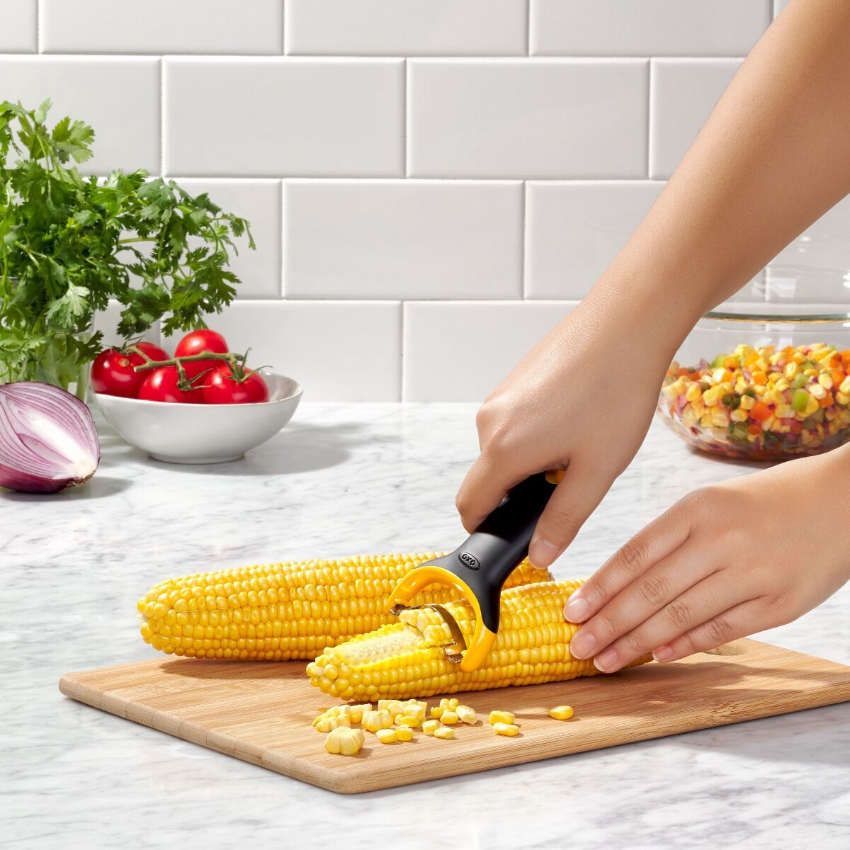 corn-prep-peeler-k0 gg_11244400_4.jpg