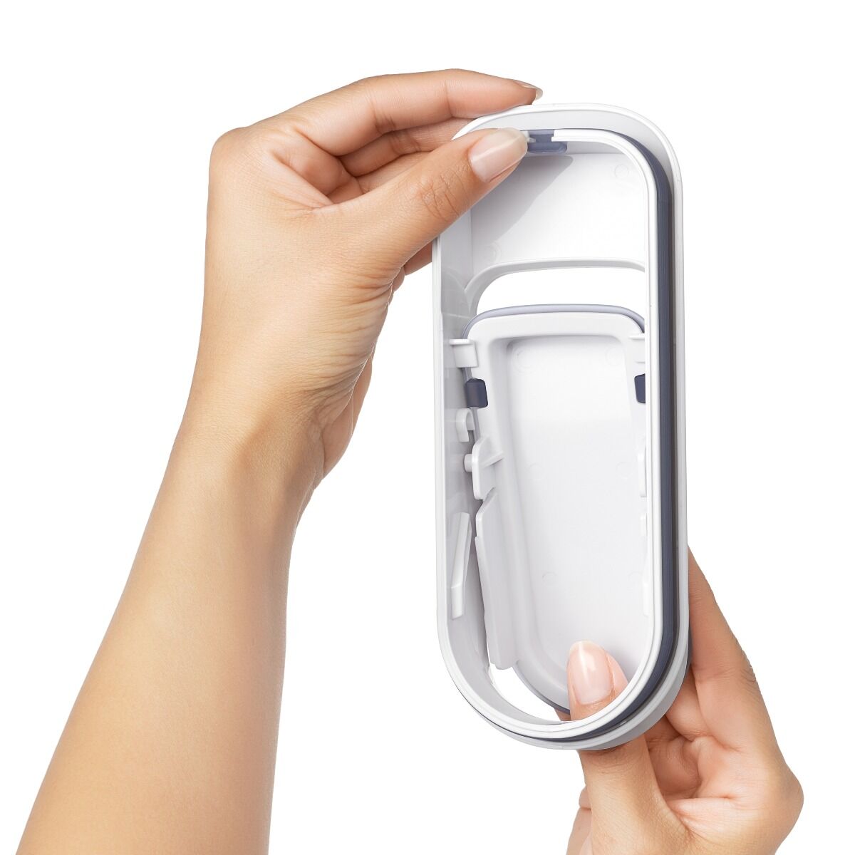 oxo-good-grips-all-purpose-dispenser-1-2-qt-f6 gg_11247400_4.jpg