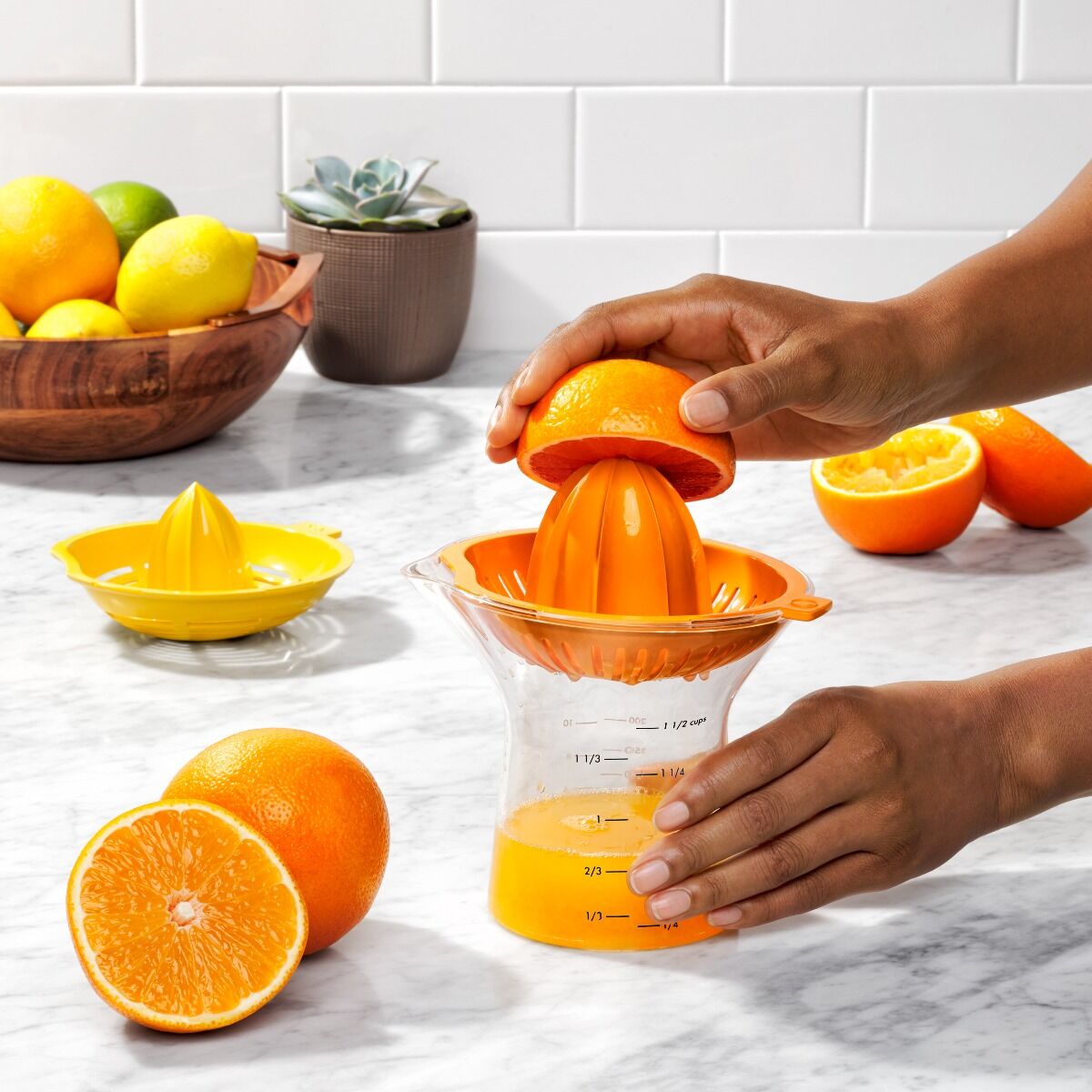2-in-1-citrus-juicer-c0 gg_11263400_4a_1.jpg