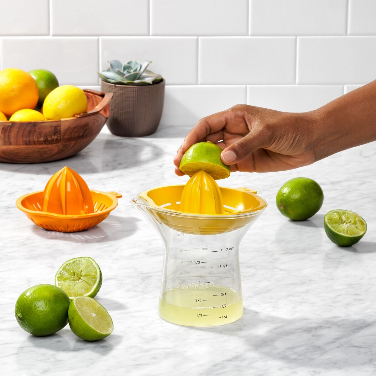 2-in-1-citrus-juicer-c0 gg_11263400_4d_1.jpg