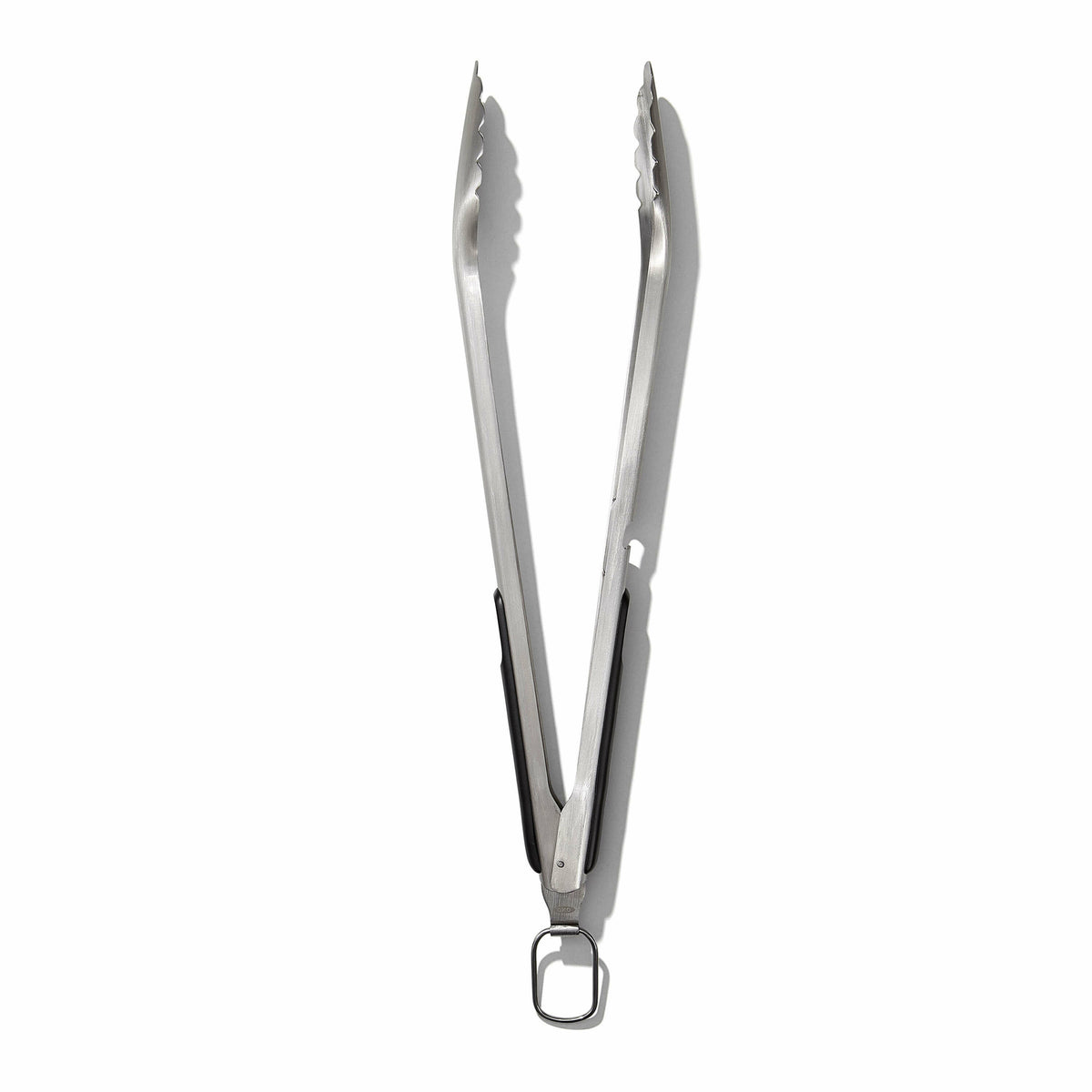grilling-tongs-with-built-in-bottle-opener-y1 gg_11309000_050520_6_rgb_1_.jpg