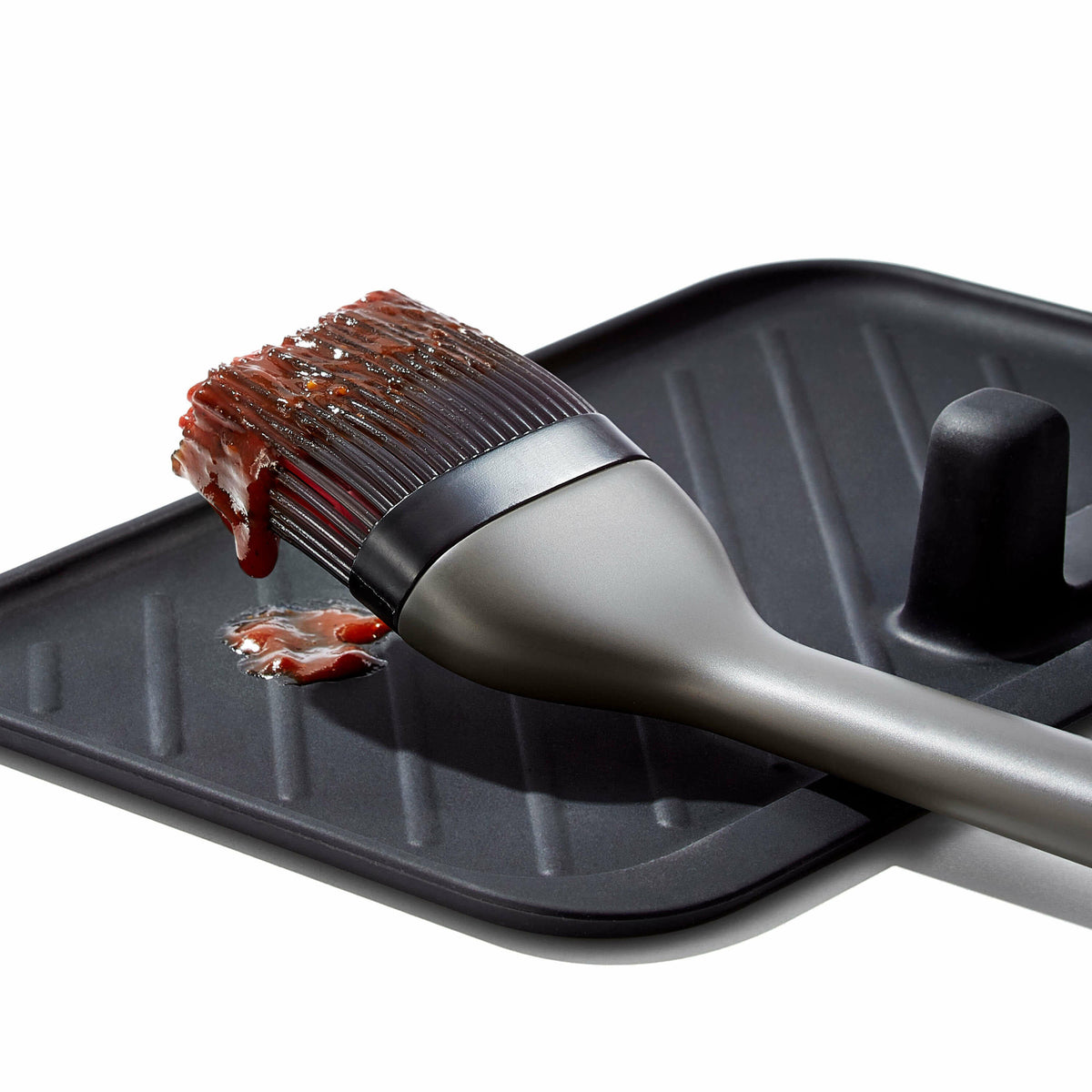 grilling-basting-brush-o0 gg_11309300_050620_4_rgb_1_.jpg