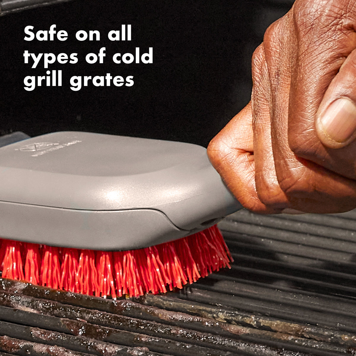 oxo-good-grips-nylon-grill-brush-for-cold-cleaning-x8 gg_11329400_8a.jpg