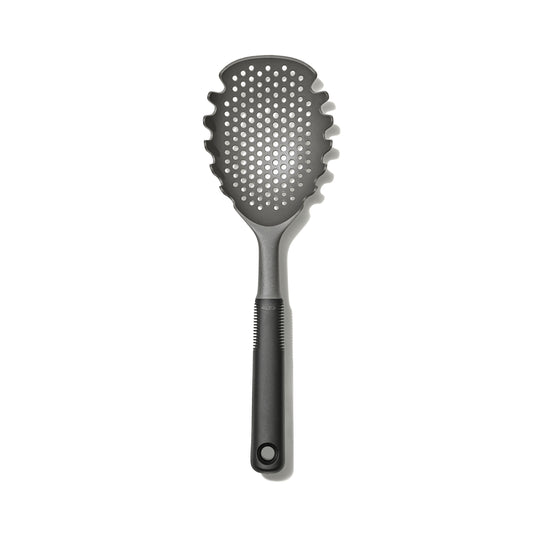 pasta-scoop-strainer-j3 gg_11338300_062221_04_rgb.jpg