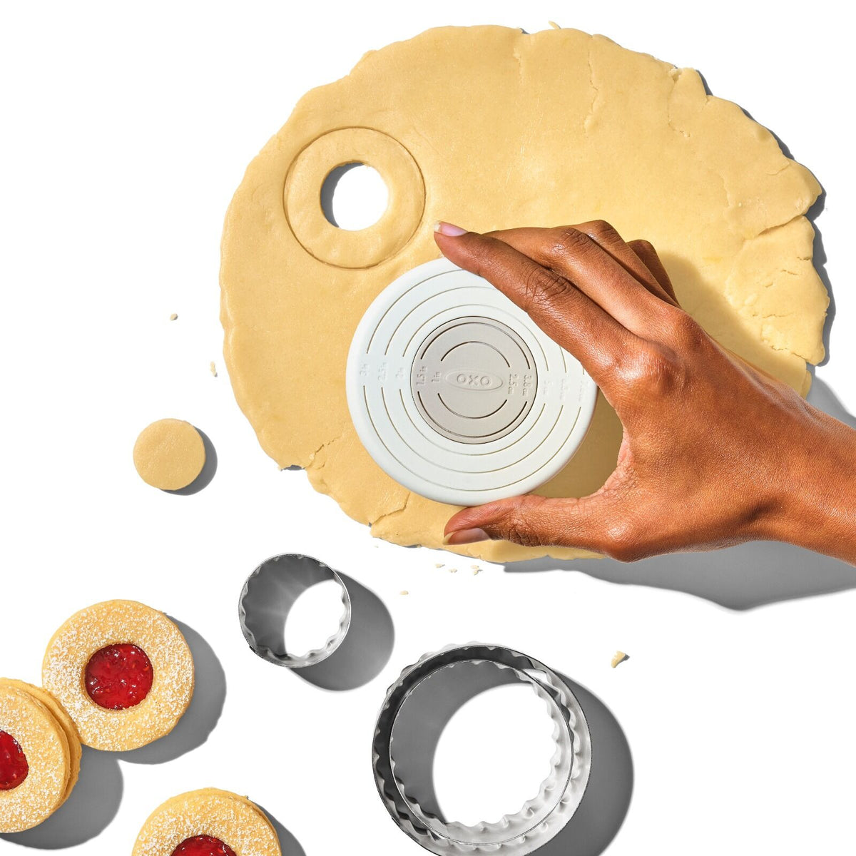 double-sided-cookie-and-biscuit-cutter-i4 gg_11360600_cookiecutterset_pdp_04.jpg