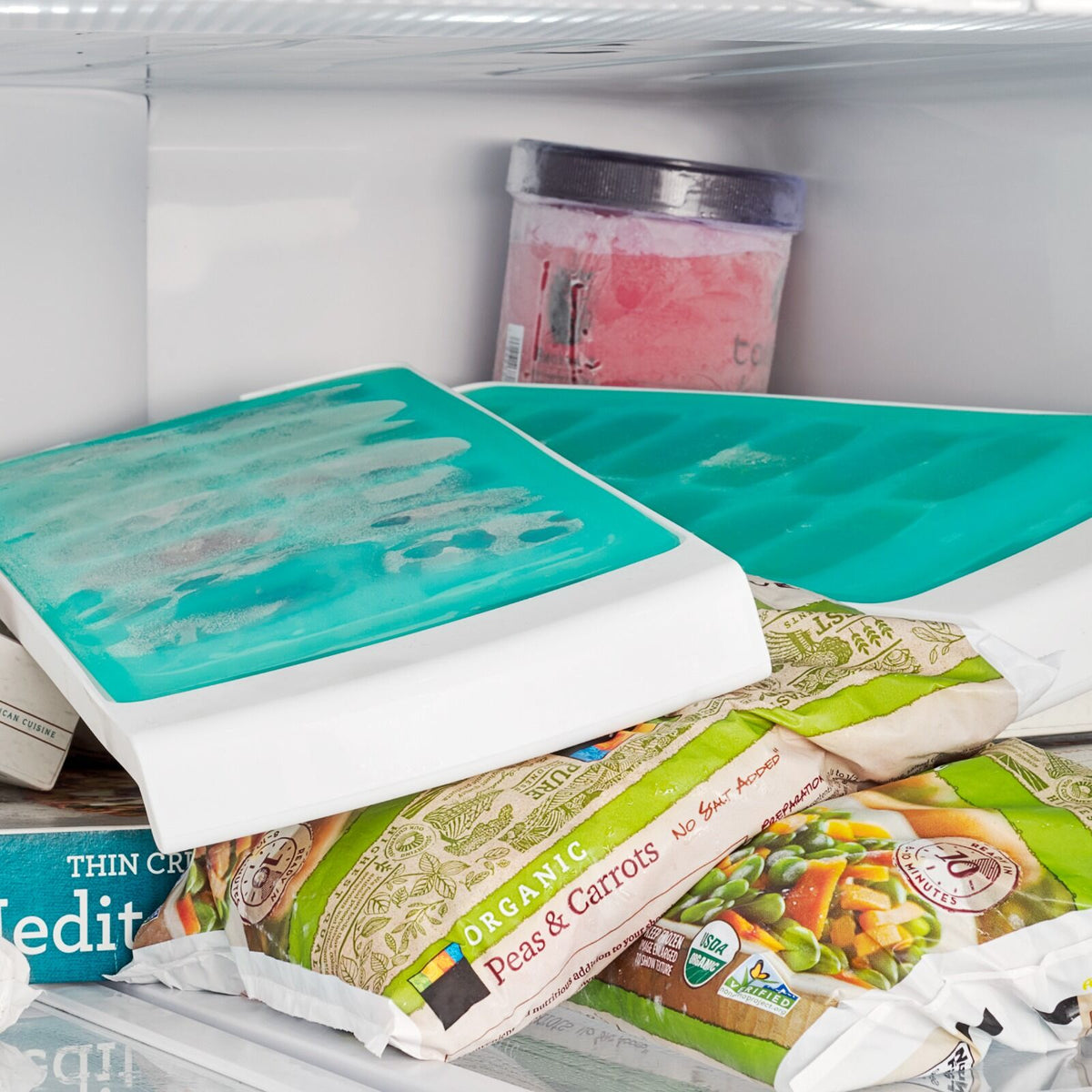 no-spill-ice-cube-tray-2-pack-n9 gg_11362000_nospillicecubetray2pk_pdp_02.jpg