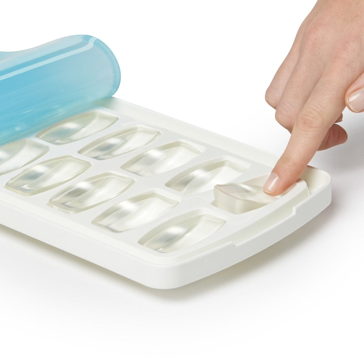 no-spill-ice-cube-tray-2-pack-n9 gg_11362000_nospillicecubetray2pk_pdp_04.jpg