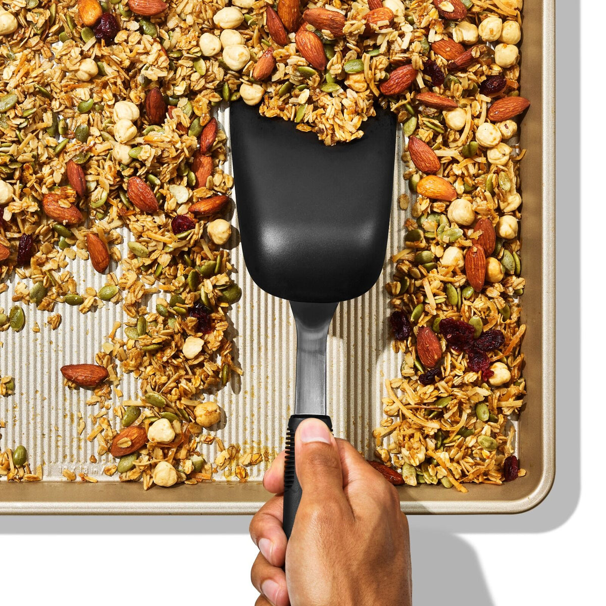 sheet-pan-scoop-t1 gg_11375300_sheetpanscoop_pdp_04.jpg