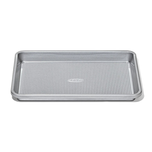 non-stick-pro-clear-coated-quarter-sheet-pan-b1 gg_11434900_quarter-sheet-pan_apdp_00_main.jpeg
