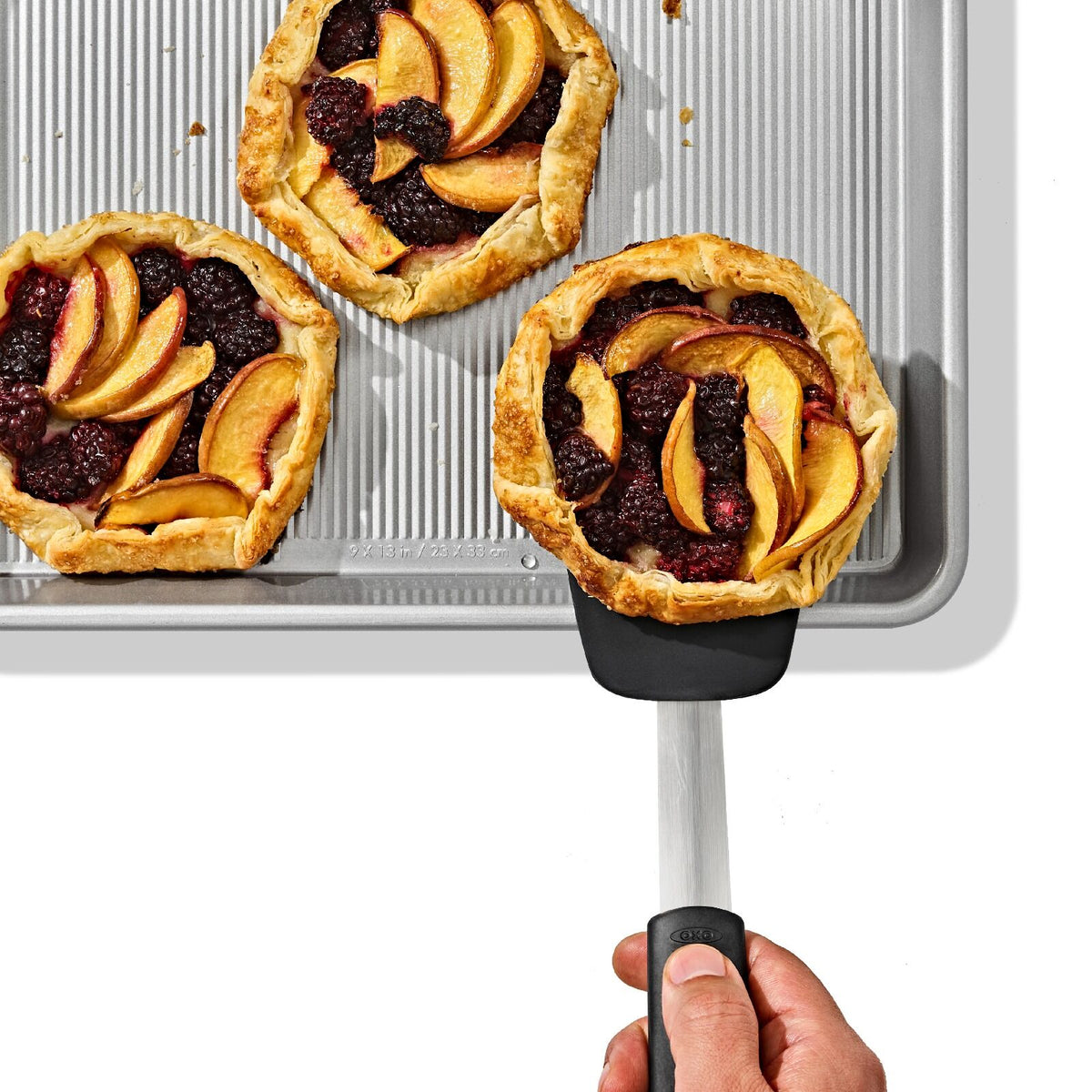 non-stick-pro-clear-coated-jelly-roll-pan-i7 gg_11435000_jelly-roll-pan_pdp_02.jpeg