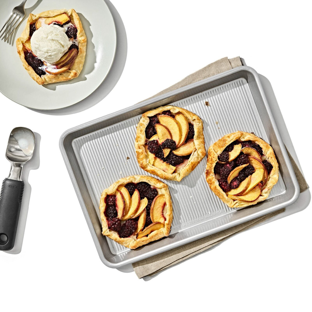non-stick-pro-clear-coated-jelly-roll-pan-i7 gg_11435000_jelly-roll-pan_pdp_03_1_.jpeg