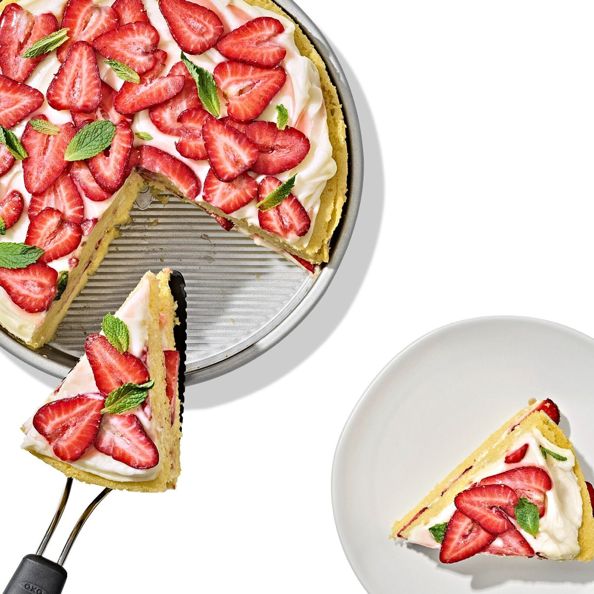 non-stick-pro-clear-coated-9in-round-cake-pan-n6 gg_11435100_9in-round-cake-pan_pdp_02.jpeg