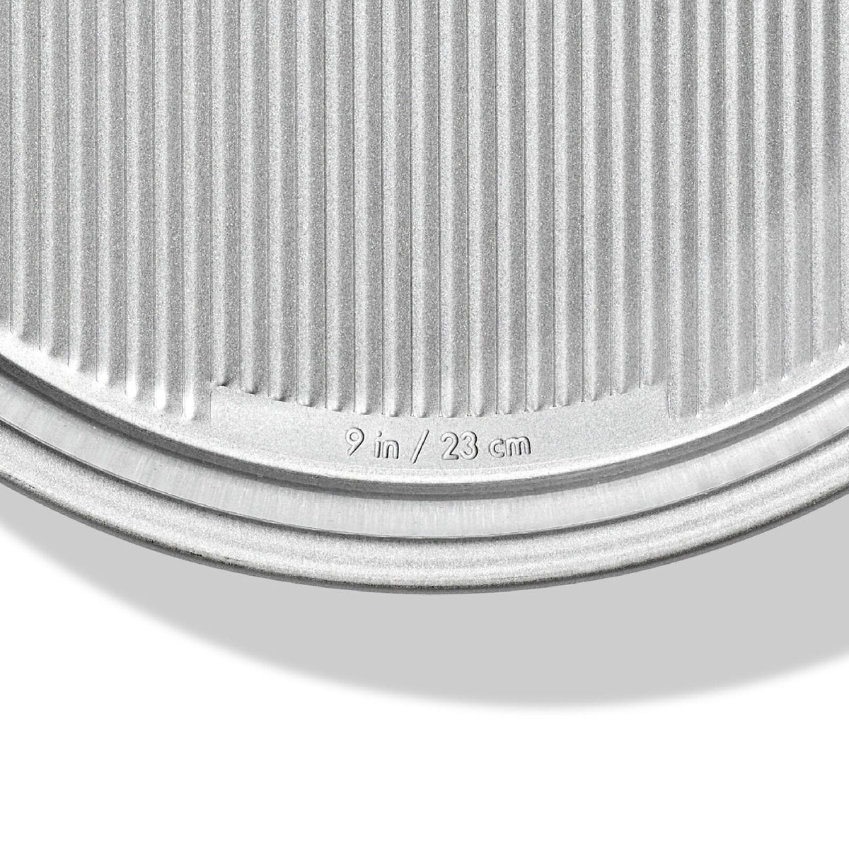 non-stick-pro-clear-coated-9in-round-cake-pan-n6 gg_11435100_9in-round-cake-pan_pdp_04.jpeg