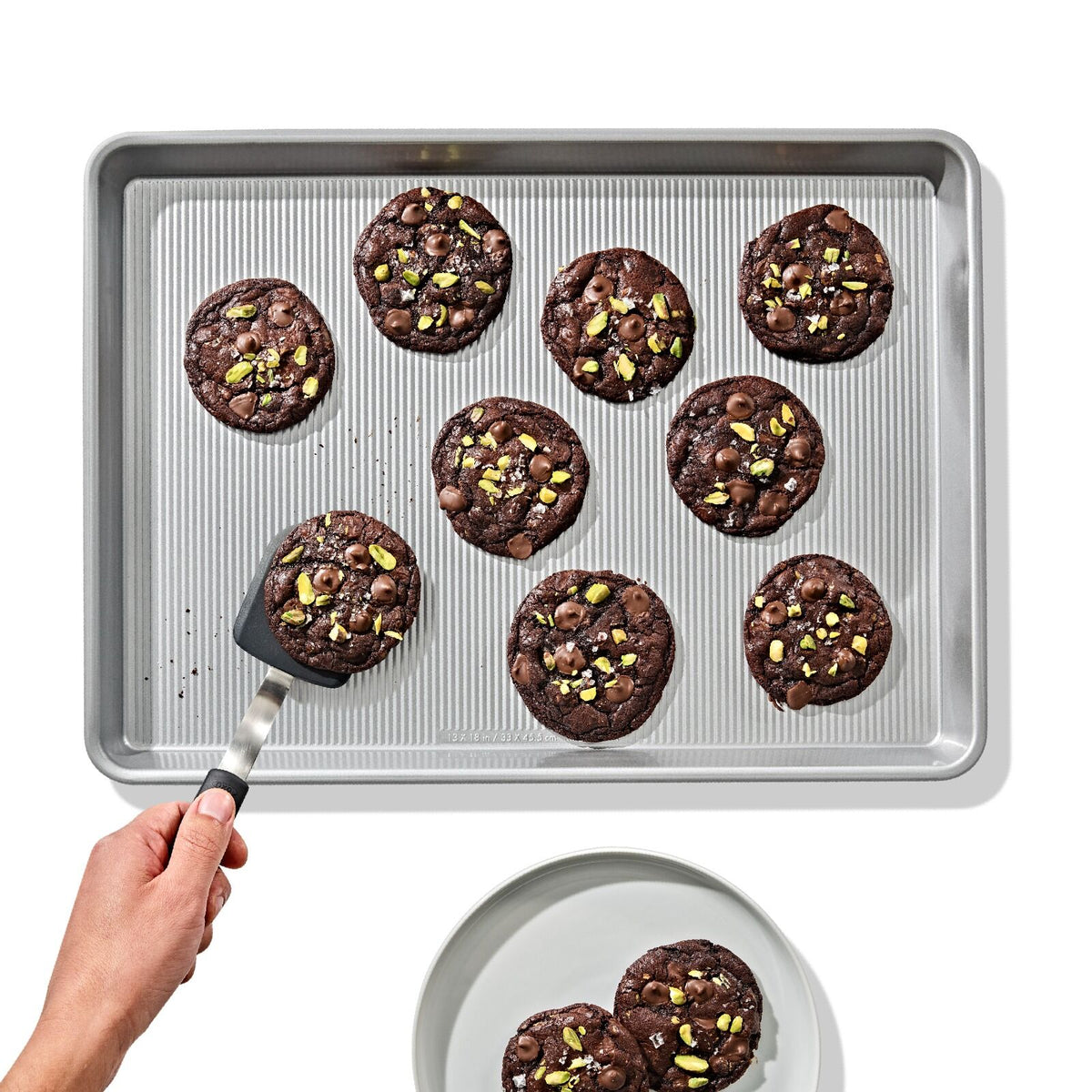 non-stick-pro-clear-coated-half-sheet-pan-p6 gg_11435300_half-sheet-pan_pdp_02.jpeg