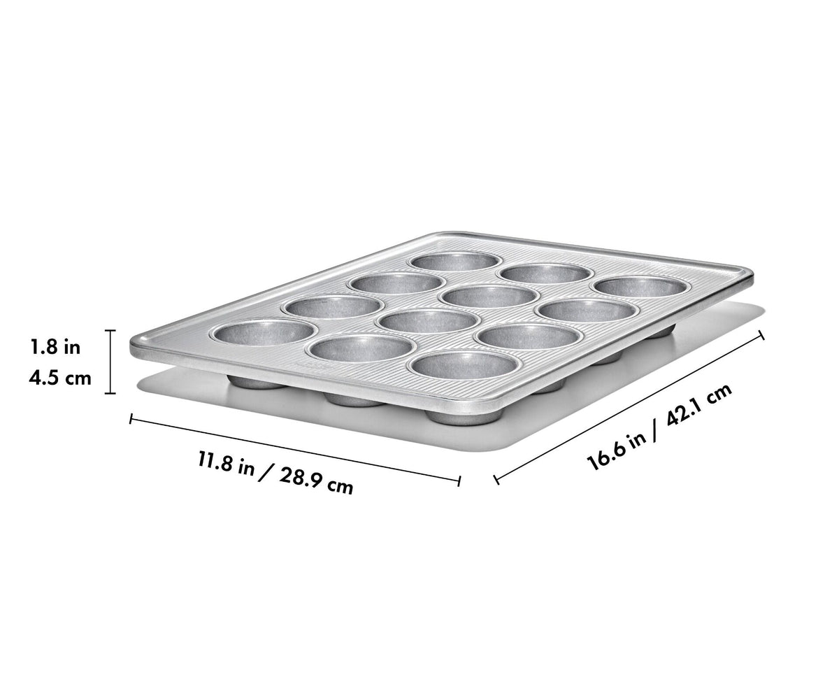 non-stick-pro-clear-coated-12-cup-muffin-pan-q9 gg_11435600_12-cup-muffin-pan_apdp_01_dim.jpeg