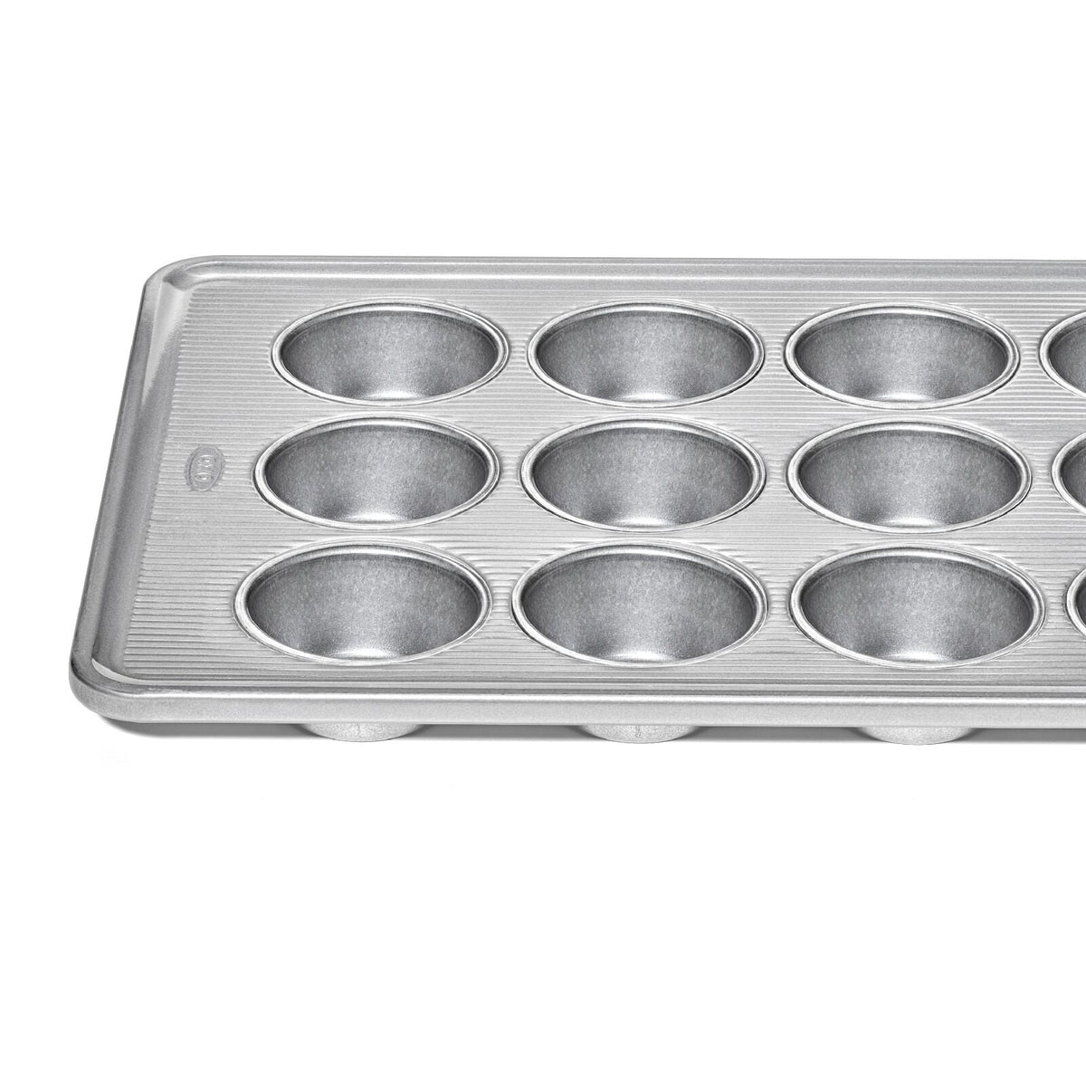 non-stick-pro-clear-coated-12-cup-muffin-pan-q9 gg_11435600_12-cup-muffin-pan_pdp_04.jpeg