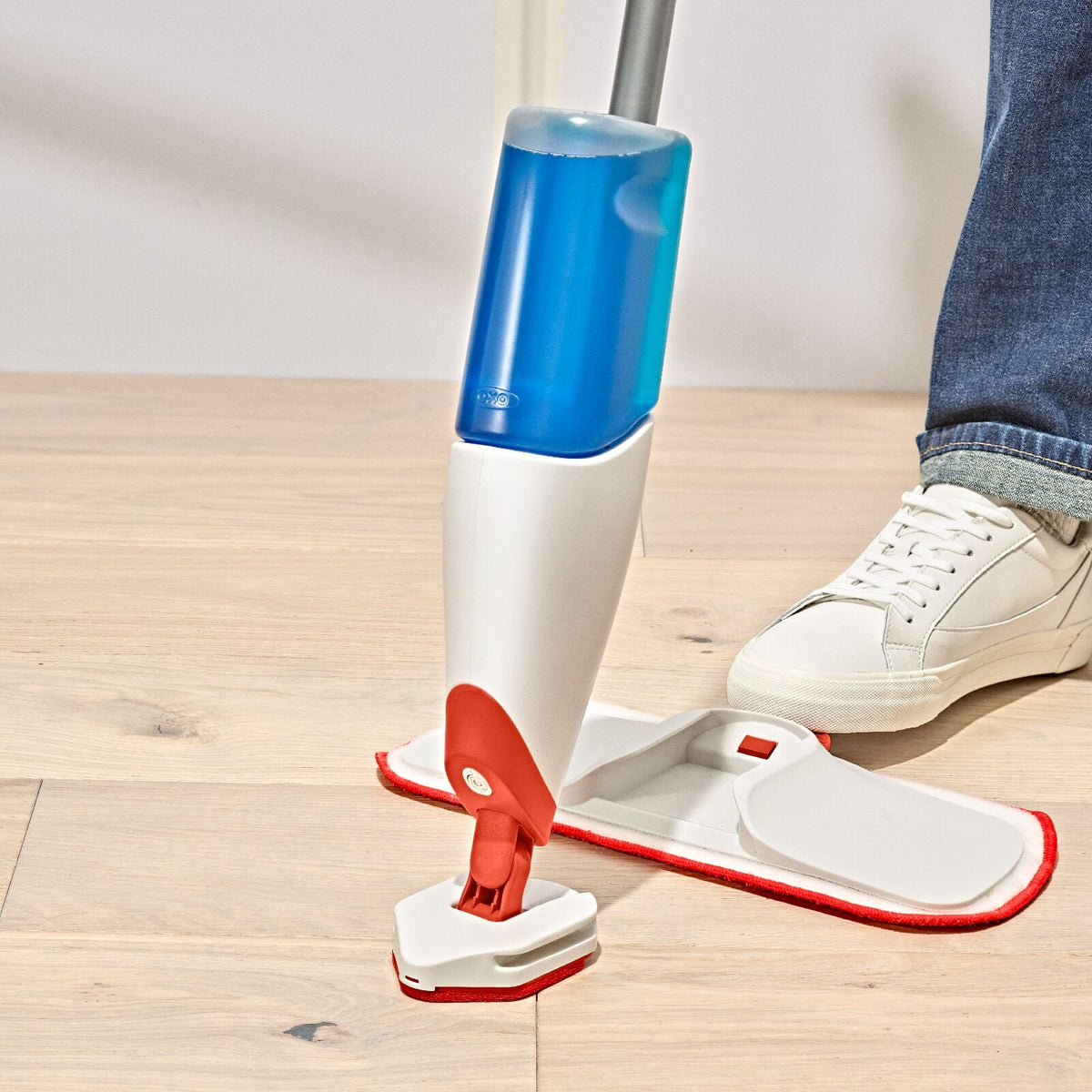 microfiber-spray-mop-z8 gg_12422900_spray-mop_pdp_05.jpeg