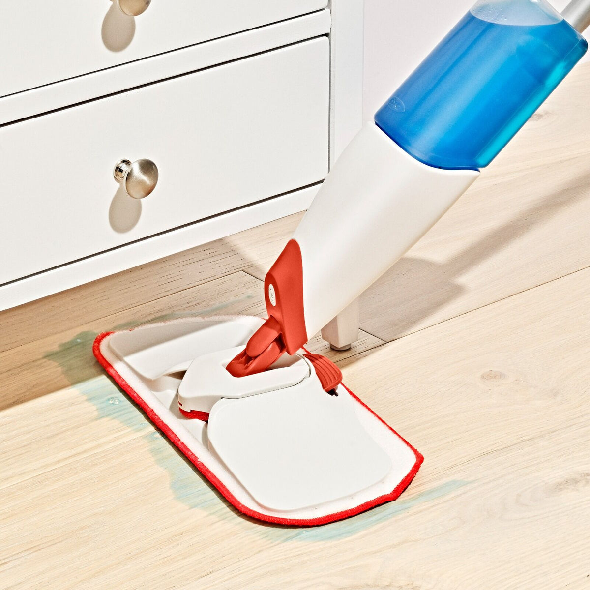 microfiber-spray-mop-z8 gg_12422900_spray-mop_pdp_06.jpeg