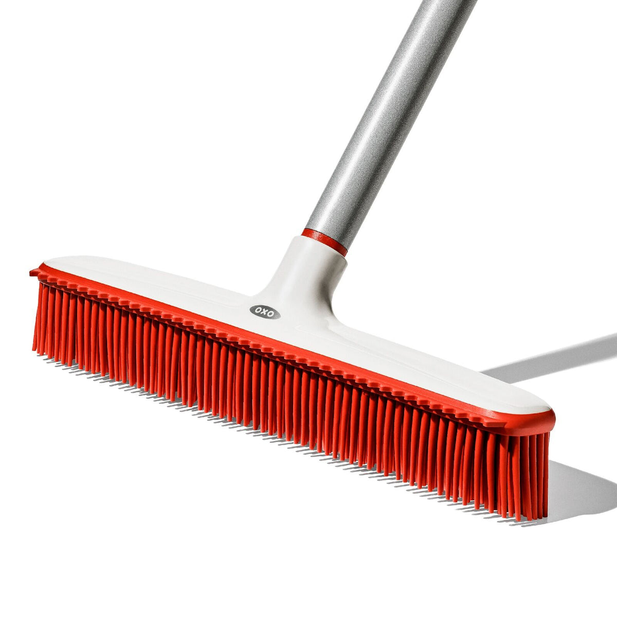 oxo-good-grips-fur-broom-e4 gg_12423000_fur-broom-compact_pdp_00.jpeg