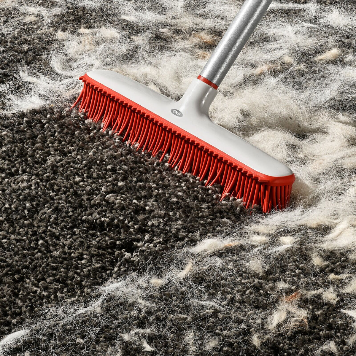 oxo-good-grips-fur-broom-e4 gg_12423000_fur-broom-compact_pdp_02.jpeg