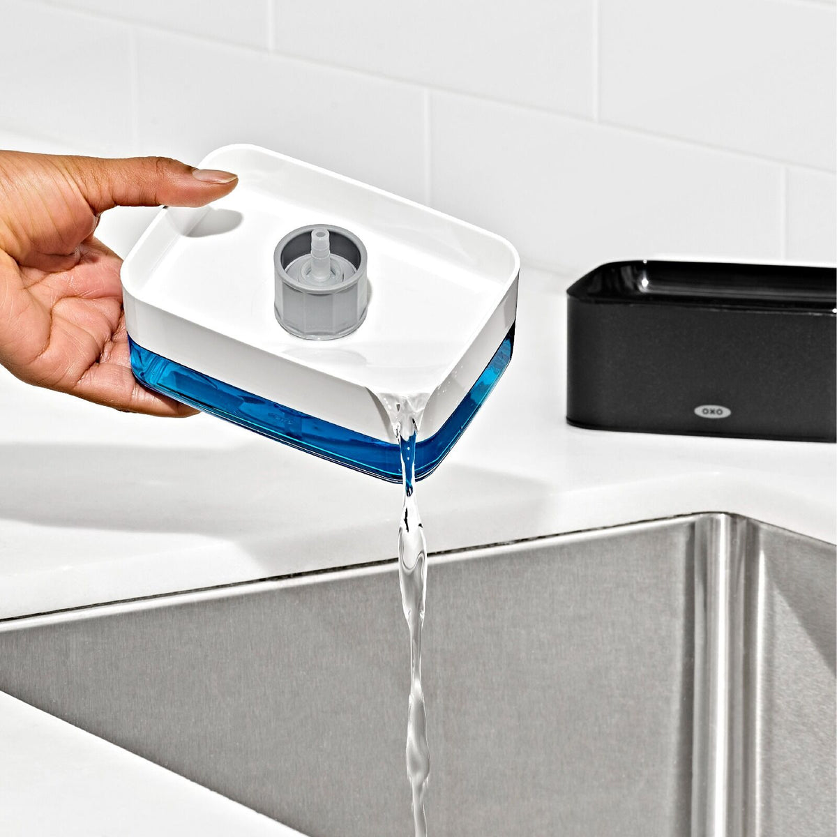 soap-dispensing-sponge-holder-c6 gg_12426800_soap-dispensing-sponge-holder_pdp_06.jpeg