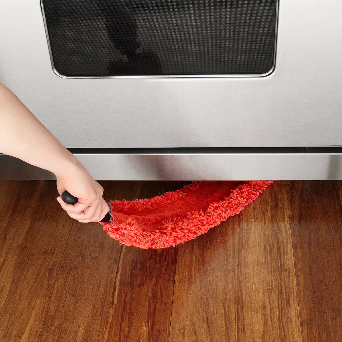 microfiber-under-appliance-duster-g8 gg_1245400_4b_1_.jpg