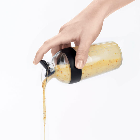 little-salad-dressing-shaker-p0 gg_1268980_3_1_.jpg
