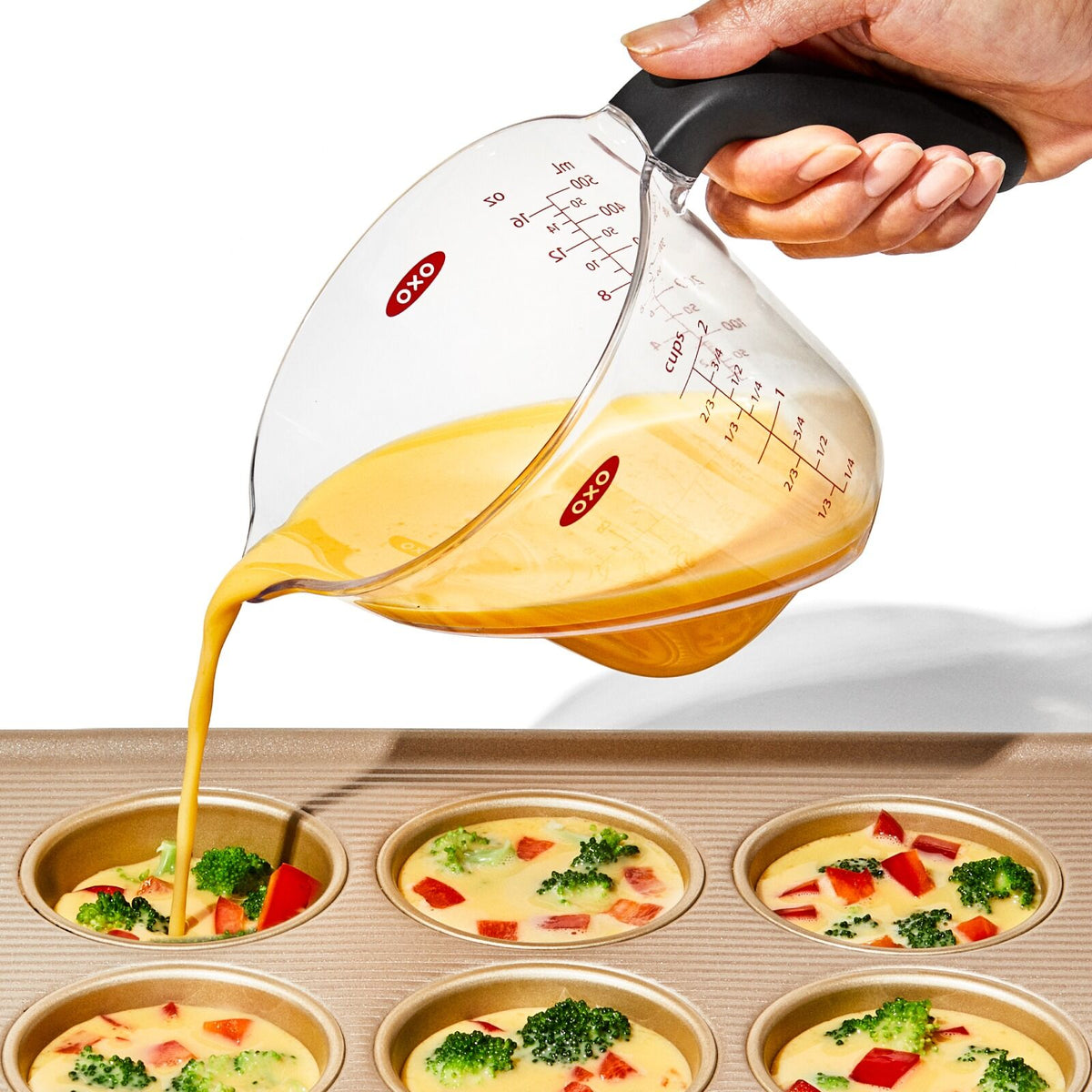 2-cup-angled-measuring-cup-z9 gg_70981v6_2cupangledmeasuringcup_pdp_05.jpg
