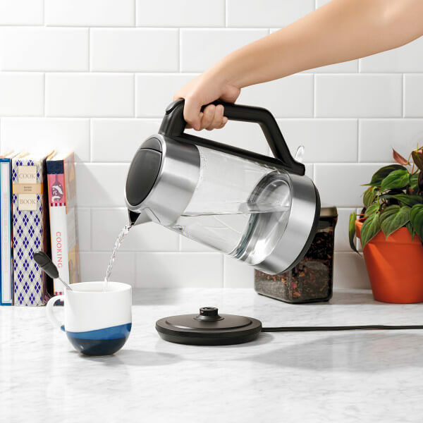 cordless-glass-electric-kettle-c6 lifestyle1.jpg