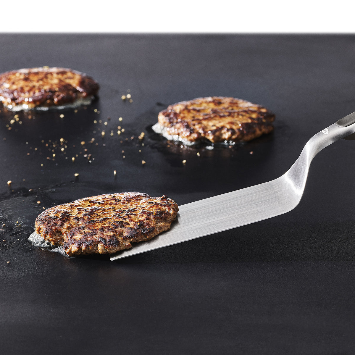 oxo-outdoor-griddle-turner-k2 od_9108400_071921_34_rgb.jpg