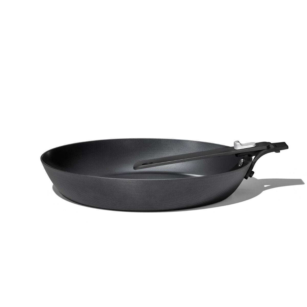 carbon-steel-with-removable-handle-10in-pan-u4 od__2059640001__10incarbonsteelpan_67_rgb.jpg