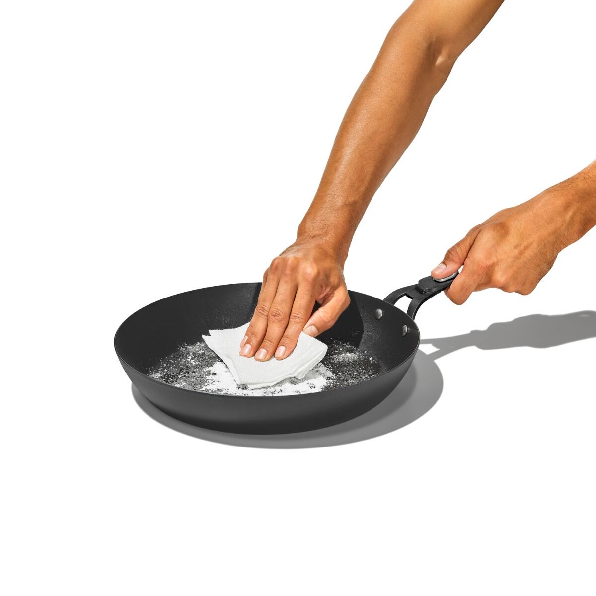 carbon-steel-with-removable-handle-10in-pan-u4 od__2059640001__10incarbonsteelpan_79_p_04_rgb.jpg